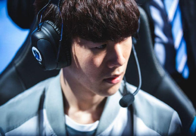 全队上下的 全队上下的