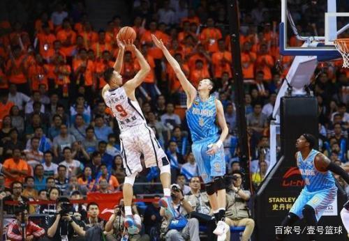 次足球比赛 次足球比赛